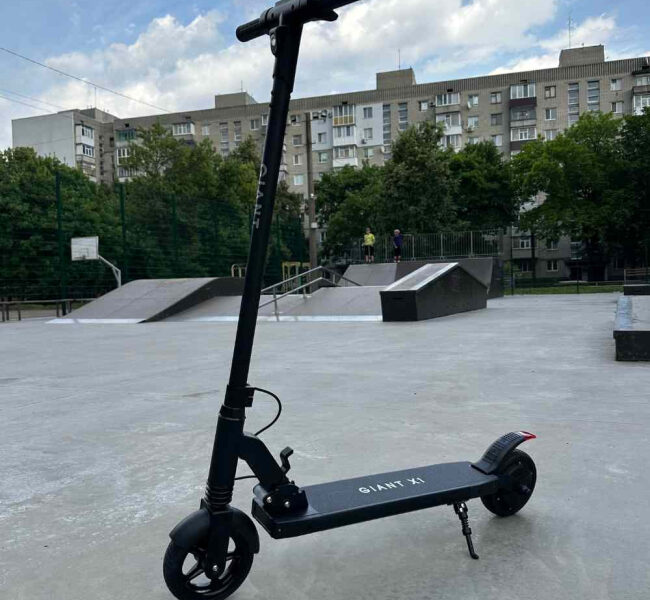 Електросамокат GIANT City X1 Чорний