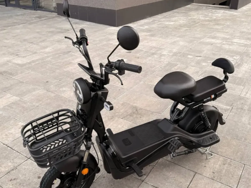 Електроскутер VOLTO BOLTTEC Edge 800W 48V 15Ah (2025)